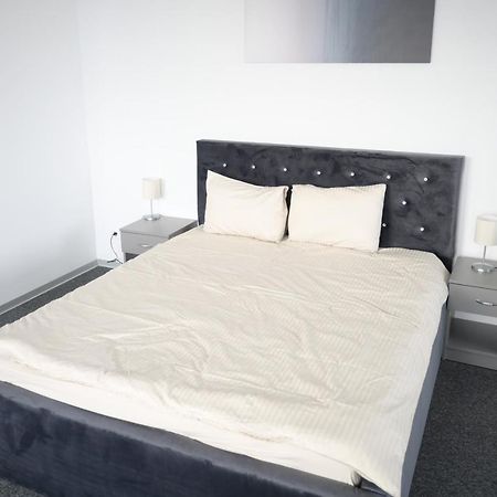Luana Airport Apartments #5 Otopeni Dış mekan fotoğraf